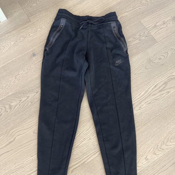 Nike joggers - Picture 2 of 4